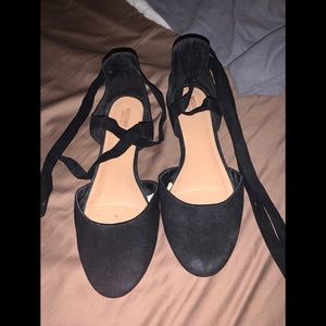 Mossimo tie up flats size 8.5